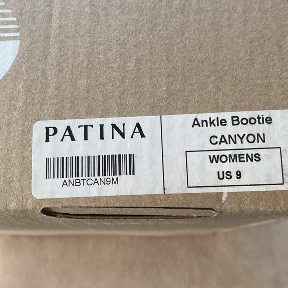 Patina brown leather ankle boots. Size 9 - Picture 8 of 8